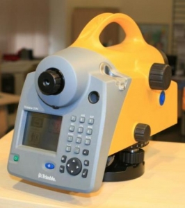 ������� Trimble DiNi 07